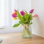 best flowers for your living room table
