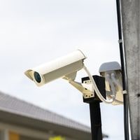 security cameras to protect yourself at home without a gun