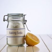 baking soda and lemon juice to remove yellow toilet stains