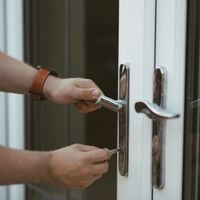 how to lock bedroom door from outside
