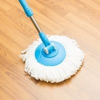 how to clean laminate wood floors without streaking