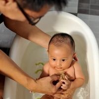 how to keep bath water warm