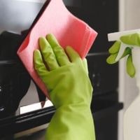 How to clean microwave door 2022 guide